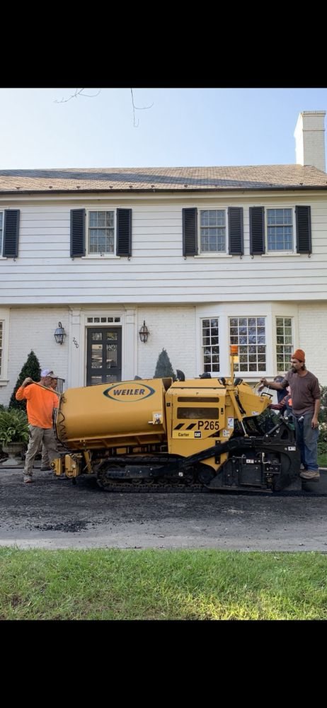 Premium residential asphalt driveway finished in Richmond Virginia